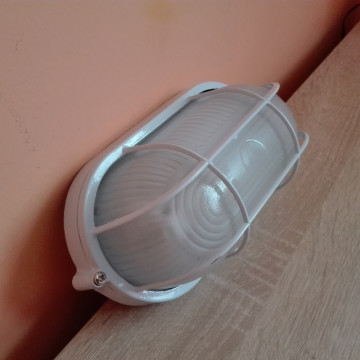Brodska lampa M050 60W belarna