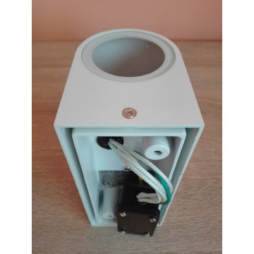 Baštenska zidna lampa 2xGU10 WL7438 mat bela