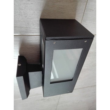 Baštenska zidna lampa KAVAK/SQ-2 crna