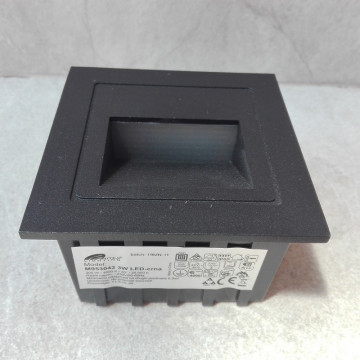 Spoljna ugradna LED lampa 85x85x53mm M953042 3W 4000K crna