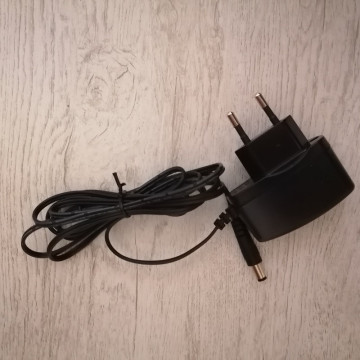 Zidna LED lampa HL003L SAKA 3W 3000K sa prekidačem bela