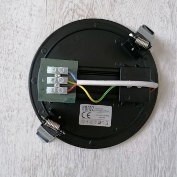 Šinski konektor ugradni crni