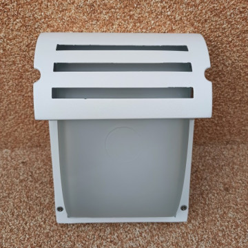 Baštenska zidna lampa 1xE27 BOSS bela