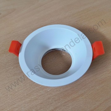 Ugradna rozetna M206172 aluminijum bela